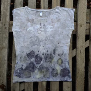 Kkoszulka mgla nad stawem