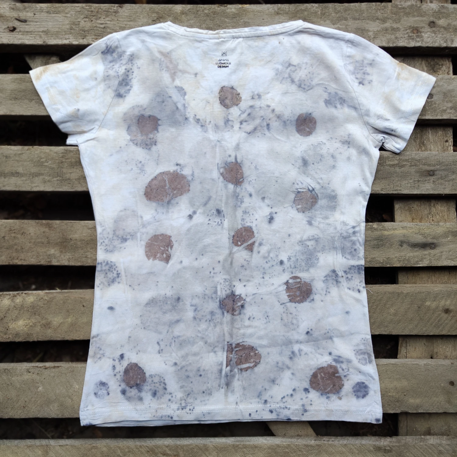 koszulka wiatr w koronach drzew tył