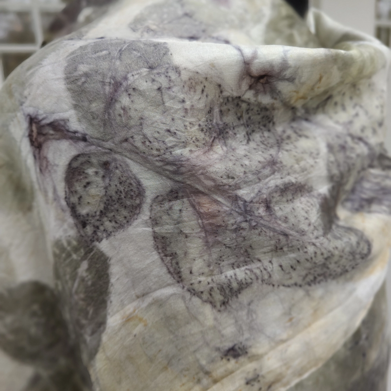 Szal jedwabny Różany Ogród - obrazek 3