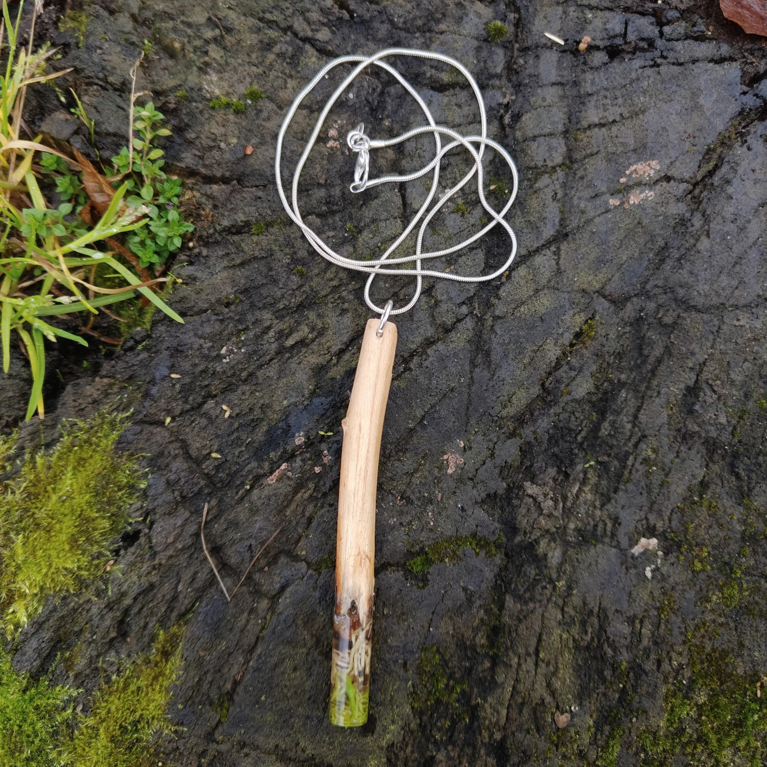 zawieszka nietypowy patyczak