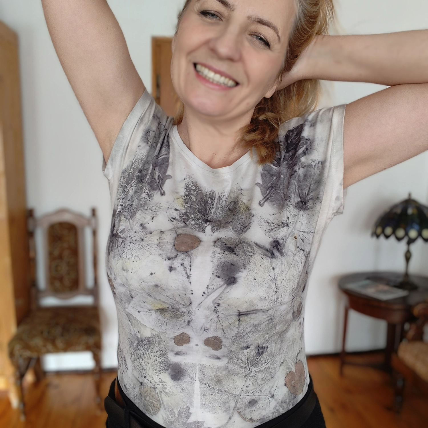 koszulka taniec liści